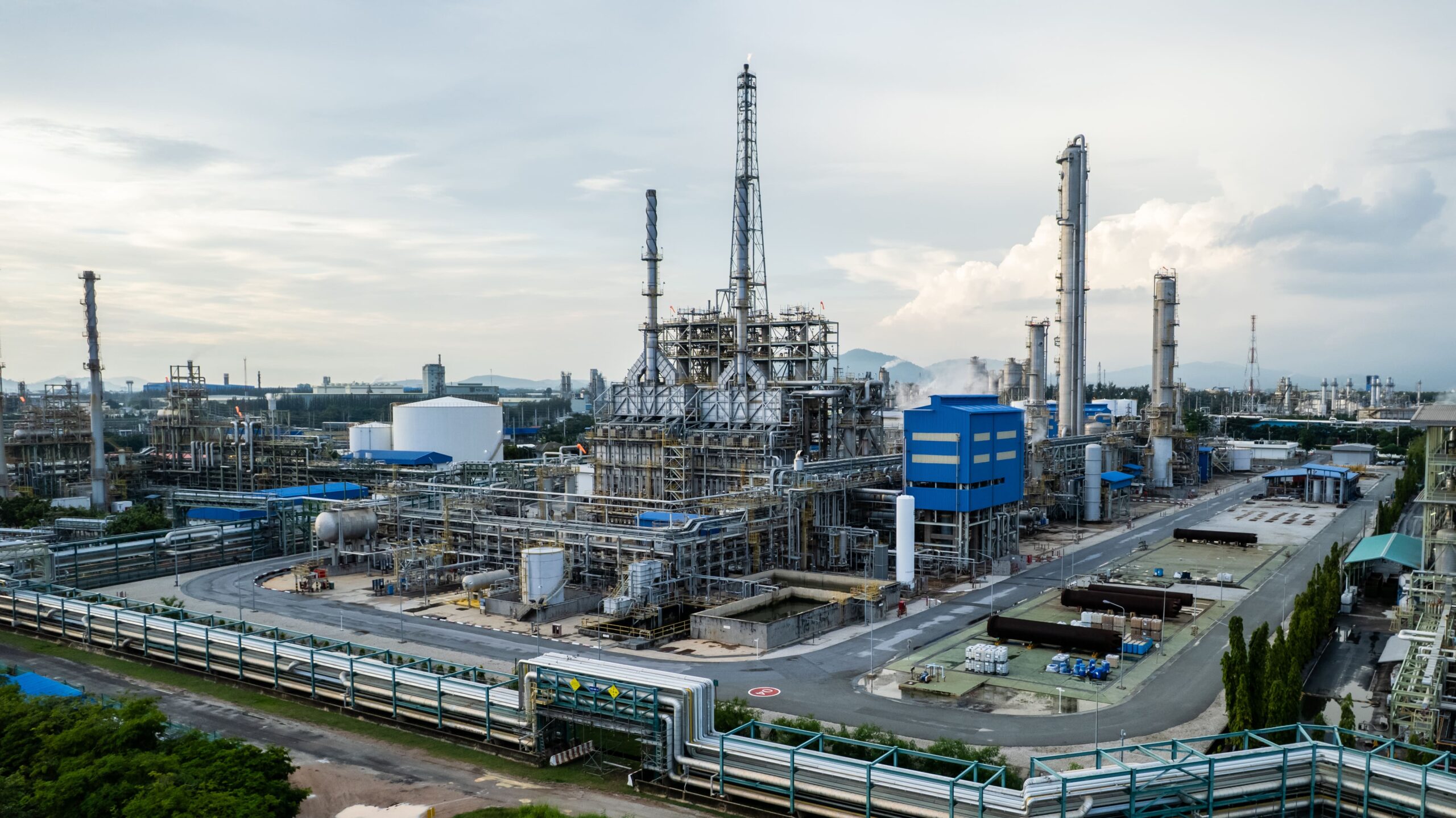 aerial-view-of-a-big-industrial-plant-with-tall-to-2026-06-16-06-29-26-utc